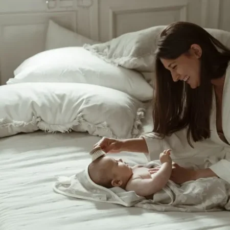 My Memi Χαλαρωτική Βρεφική Βούρτσα Μαλλιών με Φυσικές Τρίχες babybox.gr