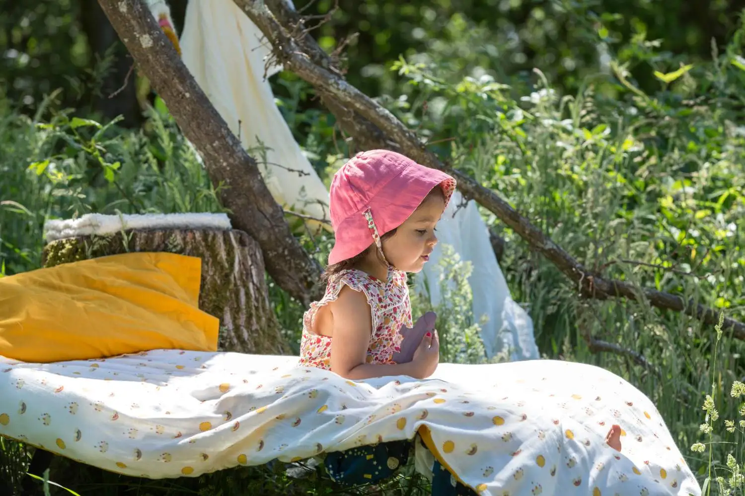 Little Green Radicals Βρεφικό Καπέλο Ηλίου Διπλής όψης Ladybird Days baby box