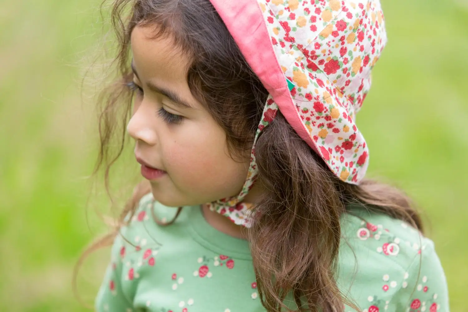 Little Green Radicals Βρεφικό Καπέλο Ηλίου Διπλής όψης Ladybird Days baby box