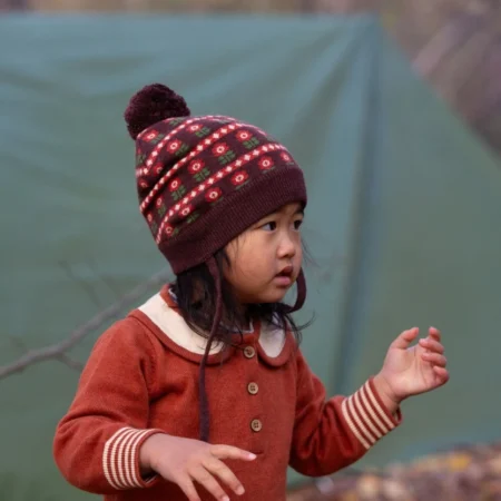 Πλεκτό Σκουφάκι από Βιολογικό Βαμβάκι Little Green Radicals Collecting Flowers itsababybox.gr