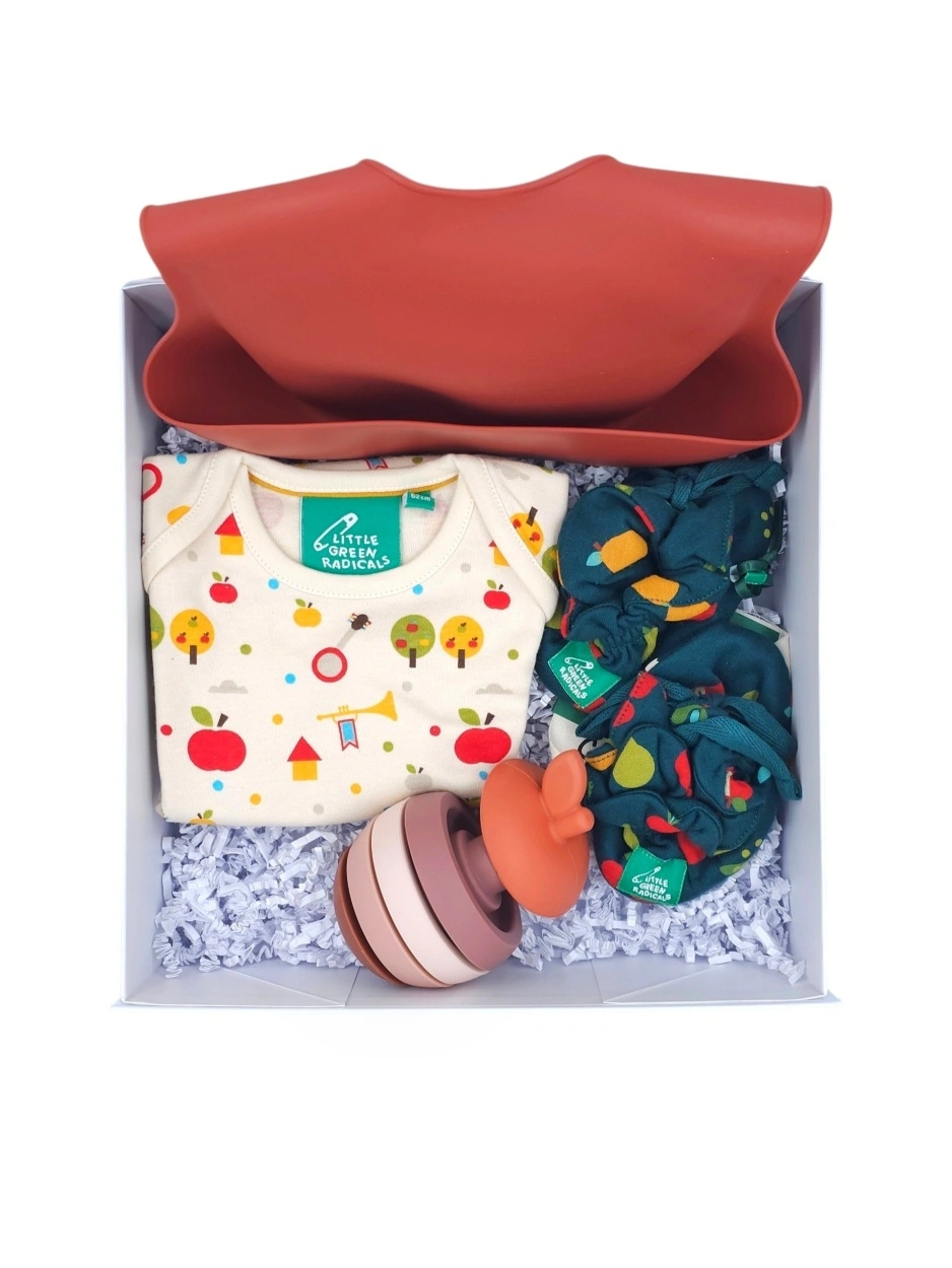 βρεφικό κουτί δώρου με θέμα τα μήλα babybox.gr
